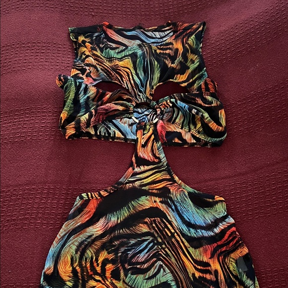 Colorful Abstract Cut-Out Mini Dress - Picture 4 of 8